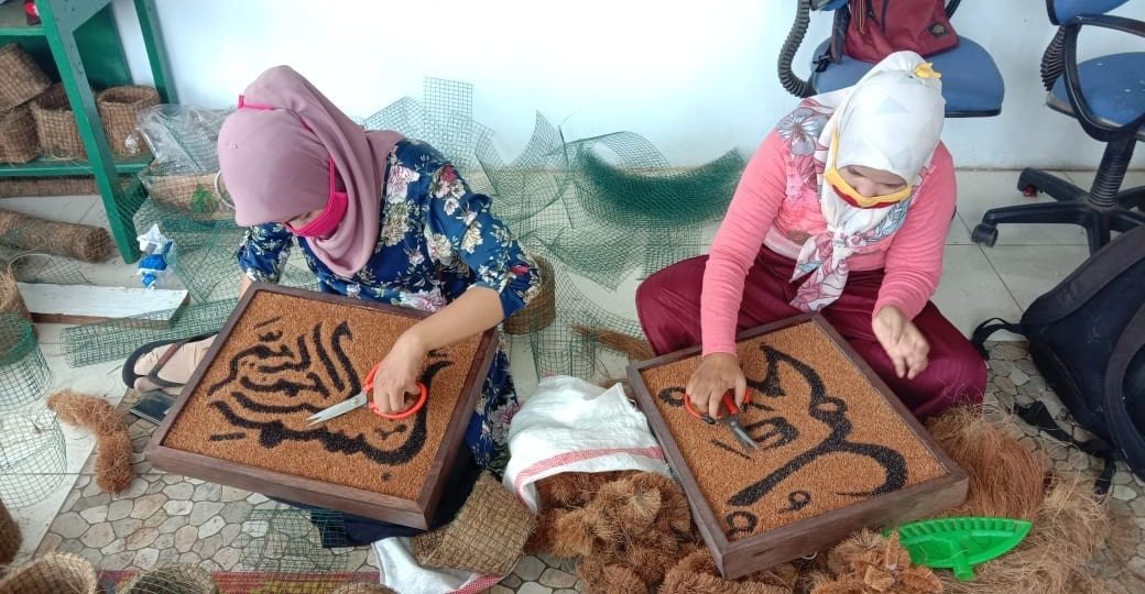 Pemanfaatan sabut kelapa untuk kreasi unik