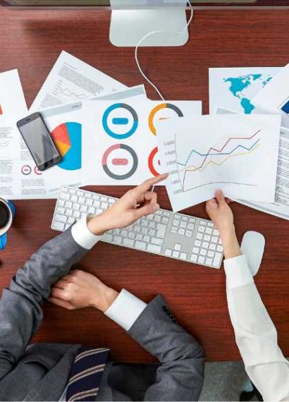 Data karyawan perusahaan membantu HR mengelola identitas, jabatan, divisi, masa kerja, dan informasi pekerja untuk mendukung administrasi.