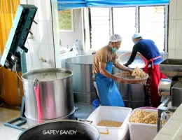 cara menata makanan sebelum proses penirisan
