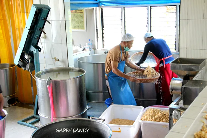cara menata makanan sebelum proses penirisan